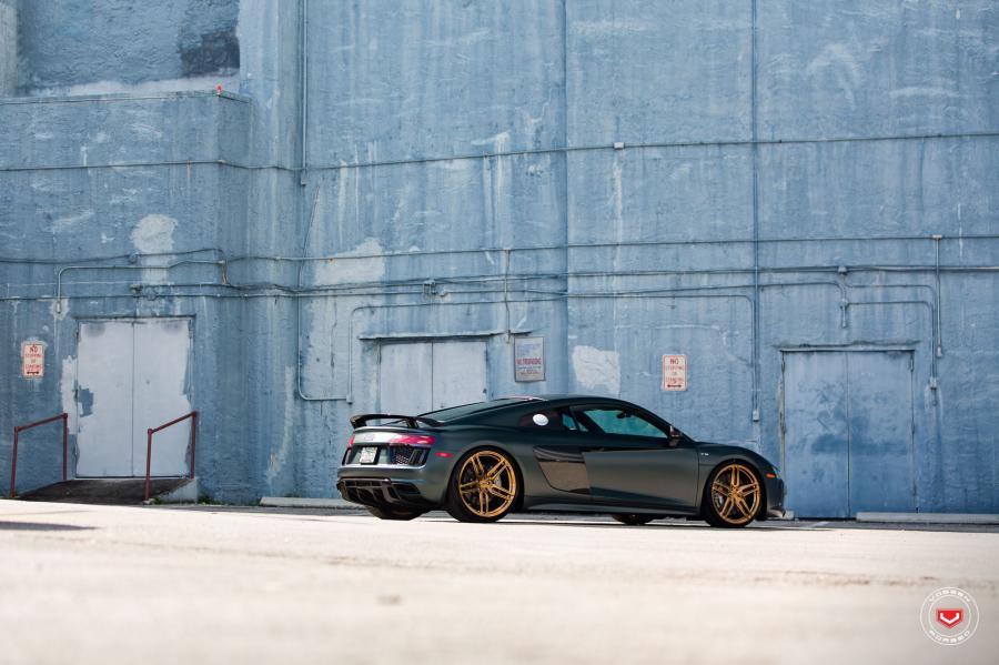  Audi R8 V10 on Vossen Wheels (HC-1) 2016 года  (фото 34 из 47)